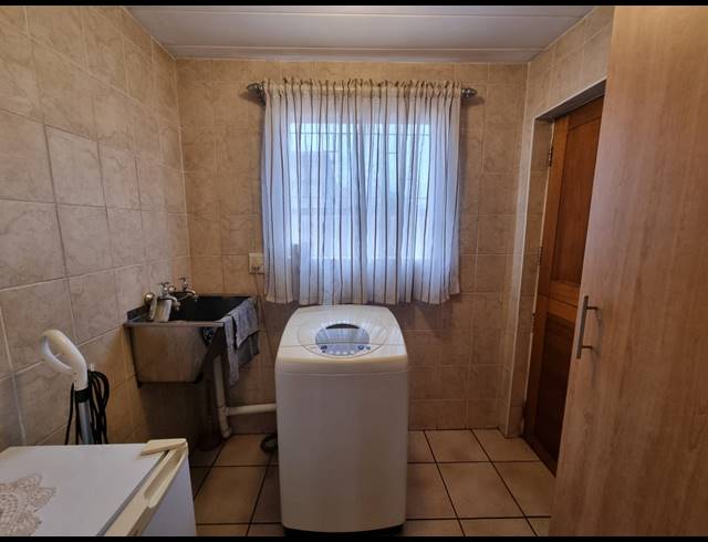 3 BEDROOM TOWNHOUSE FOR SALE IN ARCON PARK
